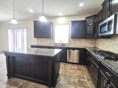 7027 Pinnacle Dr, Columbus, IN 47201 - photo 6