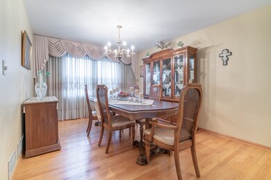 Formal Dining room with Oak Floors!