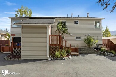 01-Exterior Front-0377