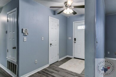 312 Memorial Dr, Wake Village, TX 75501 - photo 7