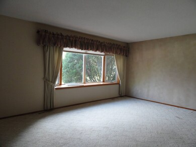 1120 8th Ave SW, Pipestone, MN 56164 - photo 2