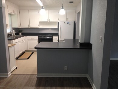 6438 Burgundy Rd S, Jacksonville, FL 32210 - photo 3