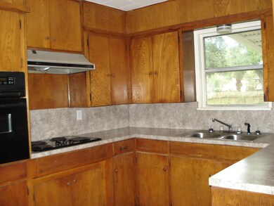 1308 Andrea Dr, Bay City, TX 77414 - photo 3