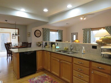 326 Woodside Cir unit 33, Cadillac, MI 49601 - photo 6