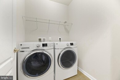 4906 Dane Ridge Cir, Woodbridge, VA 22193 - photo 6