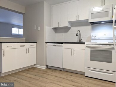 5 E Golf Club Ln unit C5, Paoli, PA 19301 - photo 2