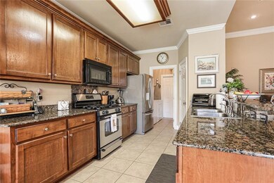 Kitchen has new dishwasher & walk in pantry. Laund