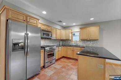 275 Lafayette Ave unit 1, Lyndhurst, NJ 07071 - photo 6