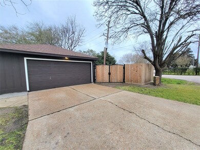 7859 Shady Arbor Ln, Houston, TX 77040 - photo 6