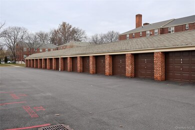 211-07 73rd Ave unit 349, Oakland Gardens, NY 11364 - photo 6