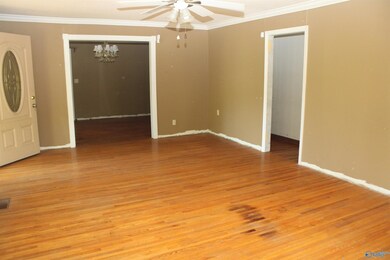 202 Linville St, Scottsboro, AL 35768 - photo 3