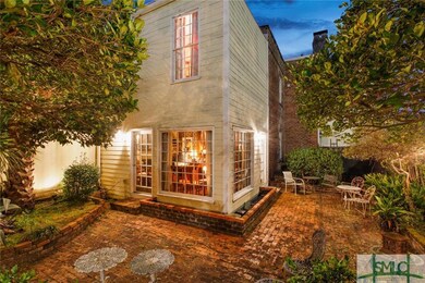 427 E Jones Ln, Savannah, GA 31401 - photo 2