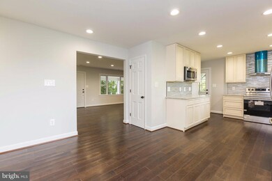 23435 Peach Tree Rd, Clarksburg, MD 20871 - photo 5