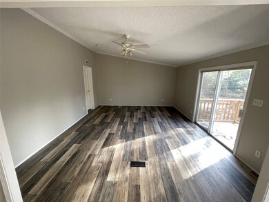 13598 Pinewood Village Dr, Conroe, TX 77302 - photo 6