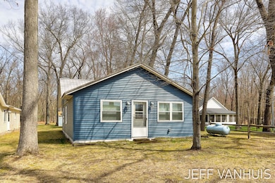 3-web-or-mls-7848-w-minising-point-dr
