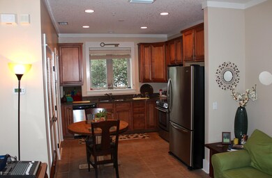 Kitchen Photo 1