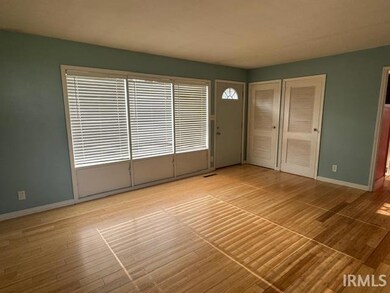 811 Warwick Ave, Fort Wayne, IN 46825 - photo 3