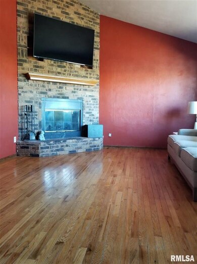 1733 Calvin St, Davenport, IA 52804 - photo 7