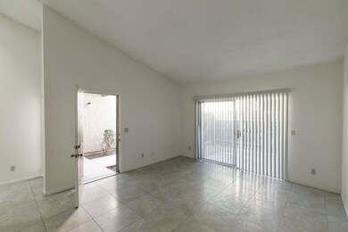 LIVING ROOM III