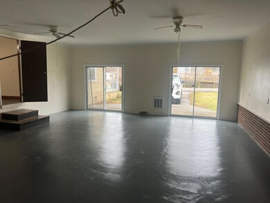 Family/Bedroom