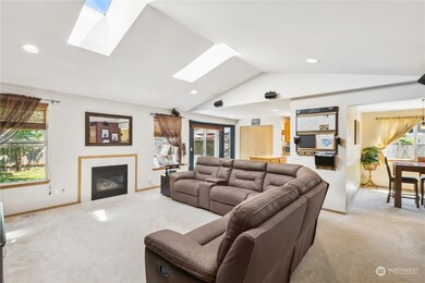 203 105th St SE, Everett, WA 98208 - photo 5