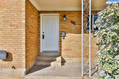 350 W 2575 N, Clearfield, UT 84015 - photo 2