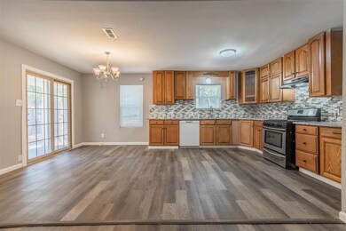 1224 Glenda Dr, Bedford, TX 76022 - photo 2