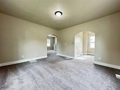 421 N 2nd St, Knoxville, IA 50138 - photo 6