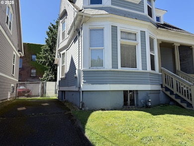 722 NE Couch St, Portland, OR 97232 - photo 2