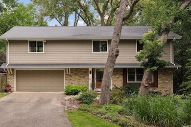 14268 Coronet Dr, Minnetonka, MN 55345 - photo 2