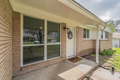 1029 Idlewood Ave, Azle, TX 76020 - photo 3