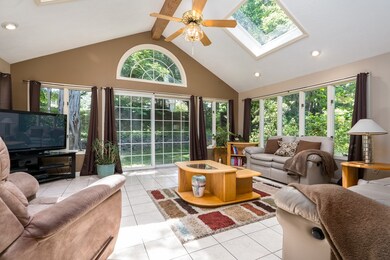 4 Tree Top Ln, Lynnfield, MA 01940 - photo 2