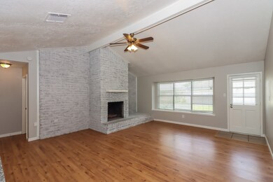 16923 Blackhawk Blvd, Friendswood, TX 77546 - photo 5