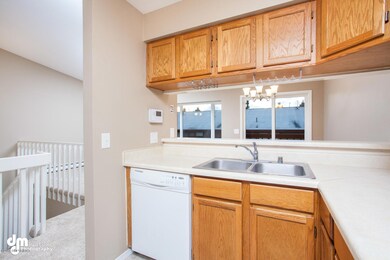 Kitchen w/Breakfast Bar