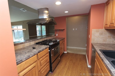 1212 S 34th St, Broken Arrow, OK 74014 - photo 3