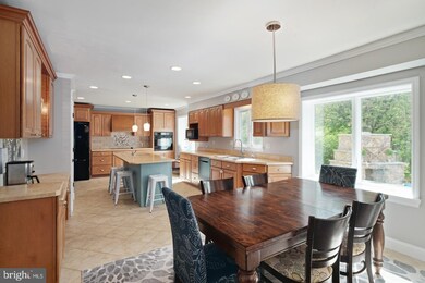 538 Perry Dr, Mount Laurel, NJ 08054 - photo 4