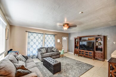 family room 4