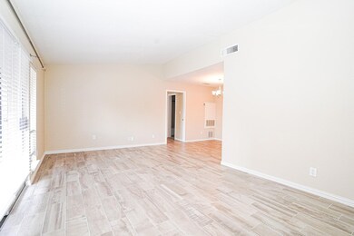 1915 Augusta Dr unit 5, Houston, TX 77057 - photo 2