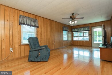 273 Walton St, Strasburg, VA 22657 - photo 6