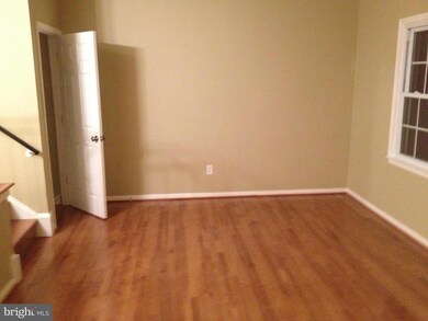 2076 Pilgrim Dr, Woodbridge, VA 22192 - photo 5