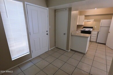 1741 E Pepper Cir unit 2, Mesa, AZ 85203 - photo 5