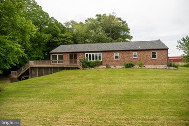 1216 W Bridge St, Spring City, PA 19475 - photo 3