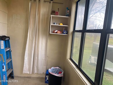 332 Slaven Ln, Oneida, TN 37841 - photo 7