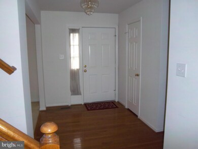 12520 Hawks Nest Ln, Germantown, MD 20876 - photo 3