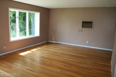 315 Chatham St, Lowell, MI 49331 - photo 3