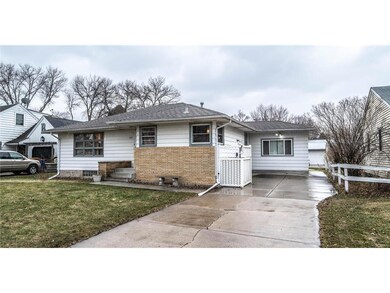 922 Lewis St S Shakopee MN