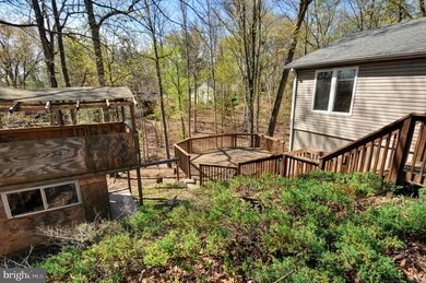 1261 Lakeview Dr, Cross Junction, VA 22625 - photo 3