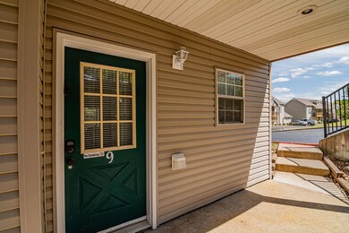 Lower Level Walk In Unit
