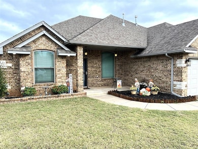 912 N Barn Hill Way, Mustang, OK 73064 - photo 4
