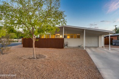BEAUTIFUL 4BR/2BA MID-CENTURY HOME